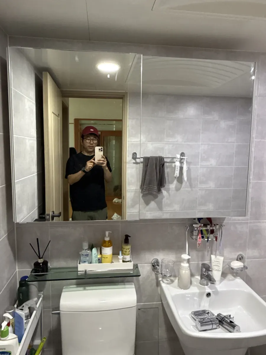 거울장 — 새로 단 거울장
